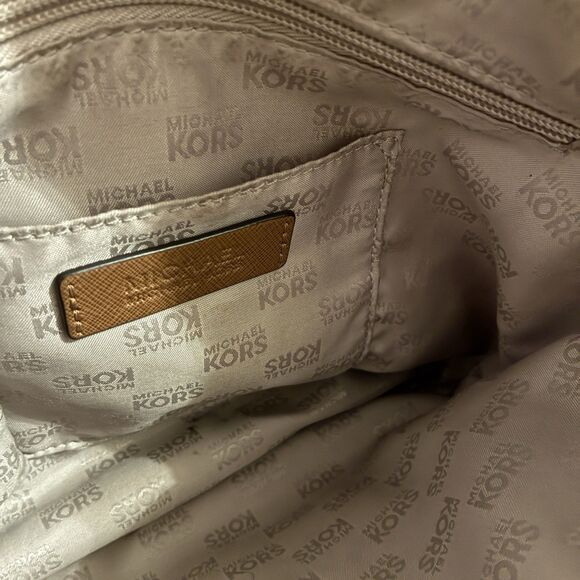 Michael Michael Kors Handbag Purse. Beige Color With MK Logo. Front Pocket. - Picture 10 of 16